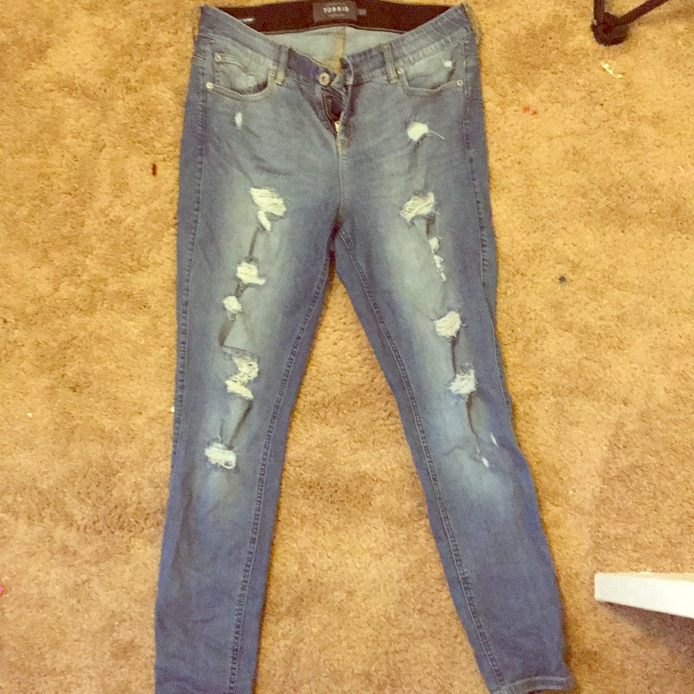 ripped bluejeans